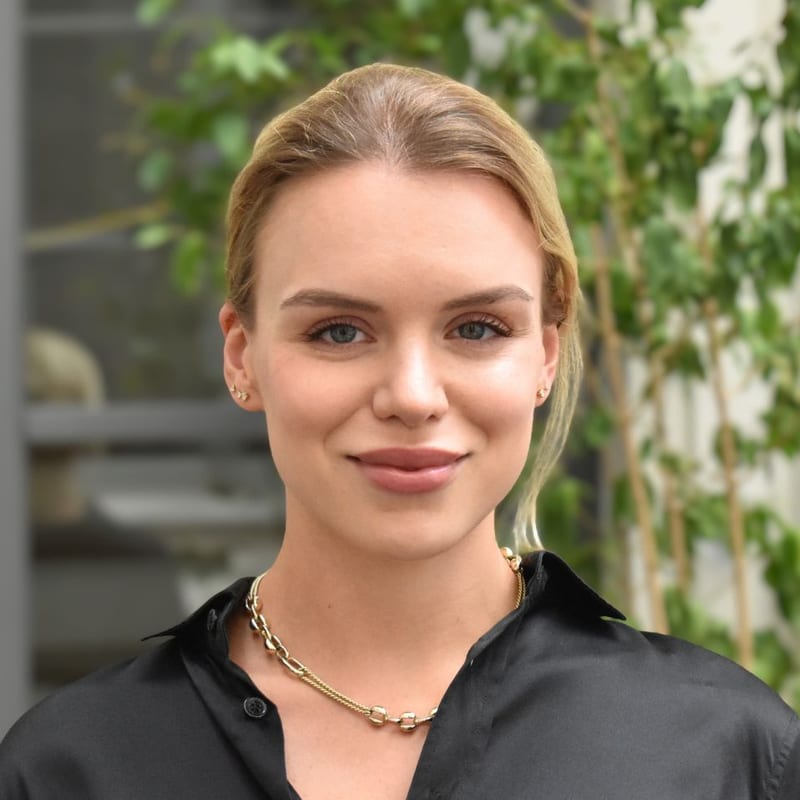 Nikola Modzelewska